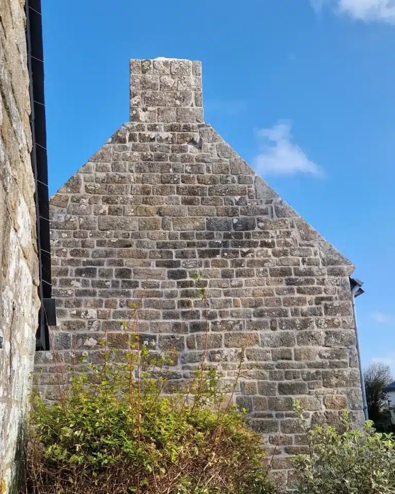 Restauration de facade en Bretagne avec joints de pierre 3 - Pont-Aven Concarneau
